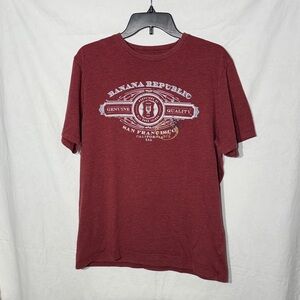 Banana Republic Men's Burgundy Graphic Tee